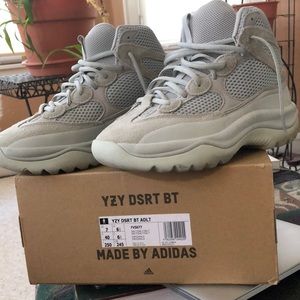 **AUTHENTIC** HIKING YEEZY BOOT SZ7